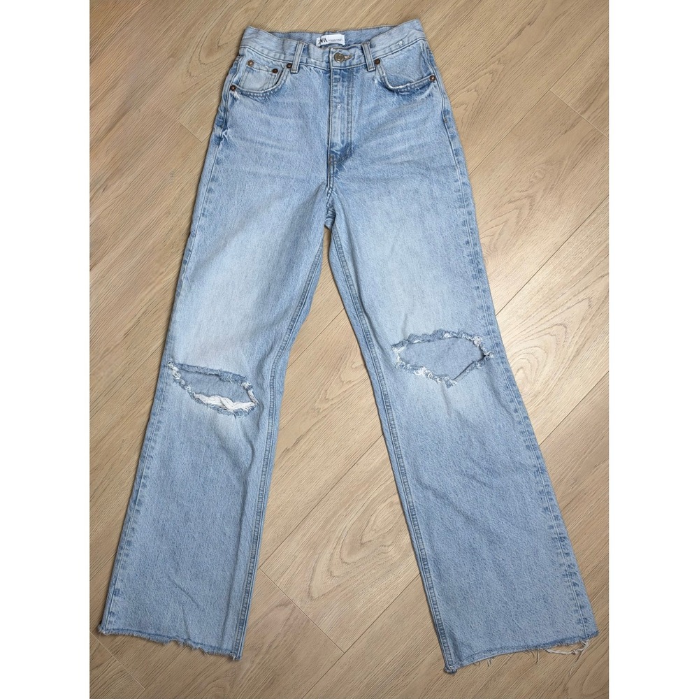 Zara High Waisted Wide Leg Distressed Jeans Light Wash Blue Ripped Knee Size 2